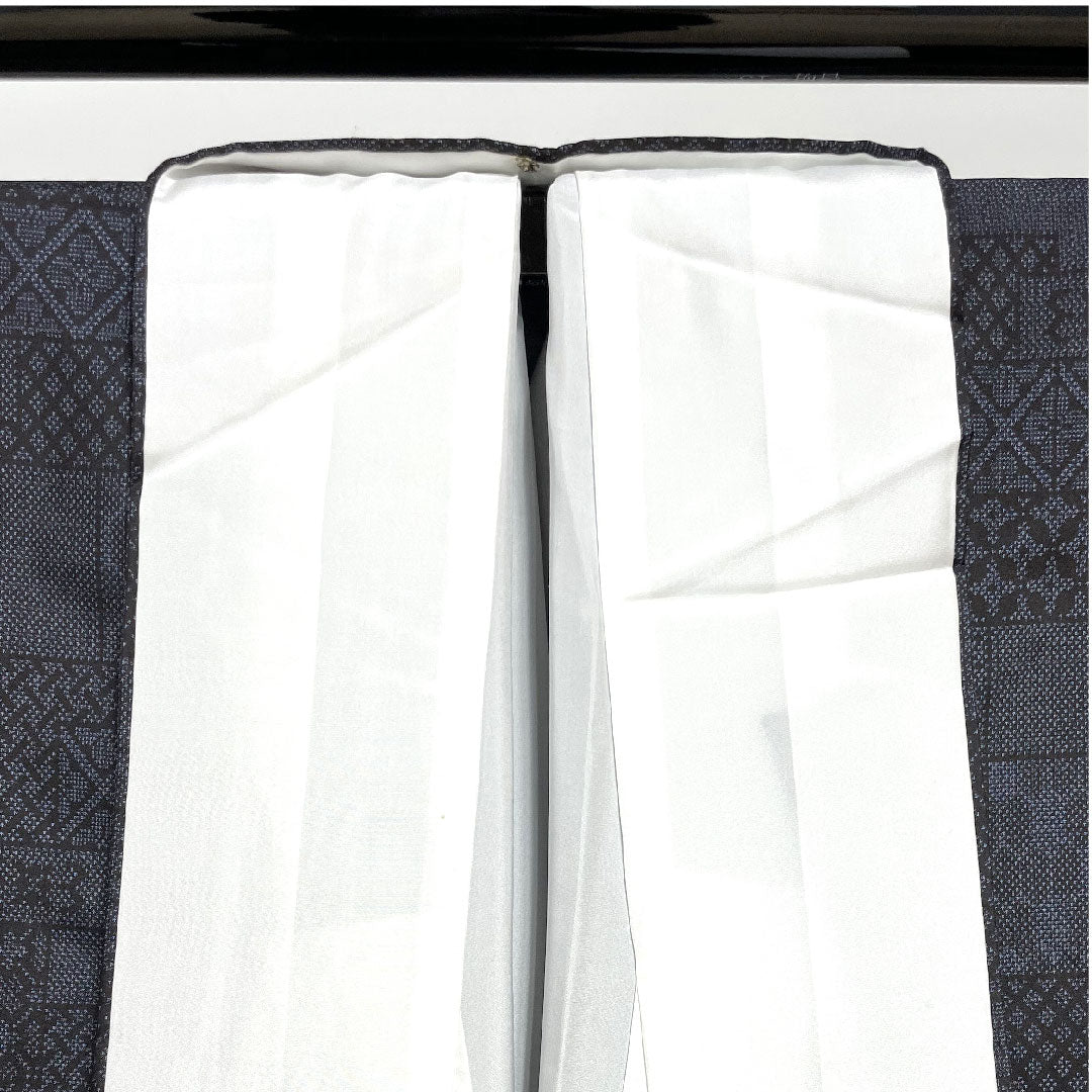 大島紬 身丈169.5cm 裄丈68cm 経緯絣 正倉院文様 正絹 Aランク 袷 紺系 1116001863518