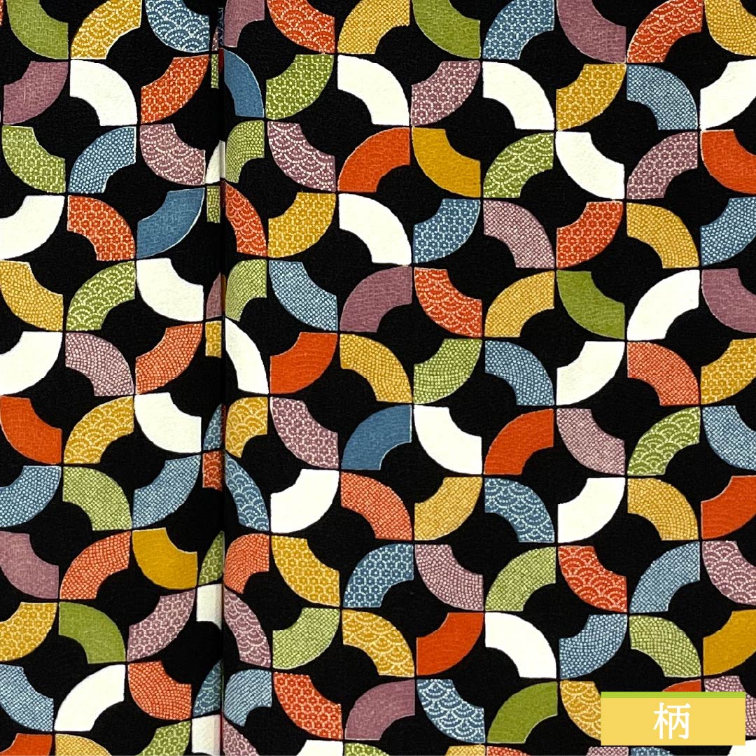 小紋 正絹 身丈154.5cm 裄丈62cm 袷 幾何学模様 しつけ糸付き Sランク 黒系 1115005652210