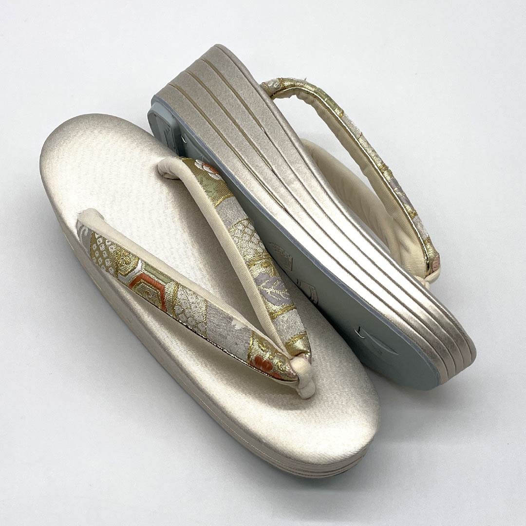 リサイクル着物】（新古品）草履バッグセット フォーマル A