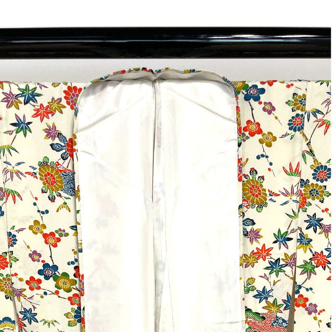 Komon Length 160cm Sleeve length 64.5cm Awase Milky white Kyo-Bingata Pine, Bamboo and Plum Pure silk S rank Cream 1115002492415