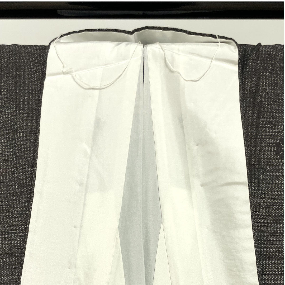 紬 身丈158.5cm 裄丈64cm 墨色 亀甲 花模様 正絹 Sランク 袷 グレー系 1116001872322