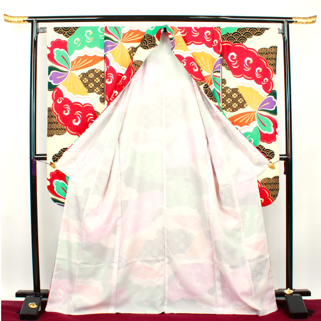 振袖 身丈170cm 裄丈67cm 袷  練色 洗える着物 蝶 青海波 七宝  ポリ Sランク クリーム系 1113001042615