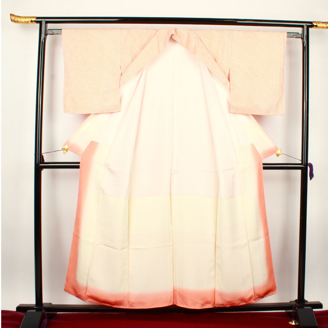 小紋 身丈157cm 裄丈62cm 袷  深支子色 総絞り しつけ糸あり  正絹 Sランク 朱系 1115002242316