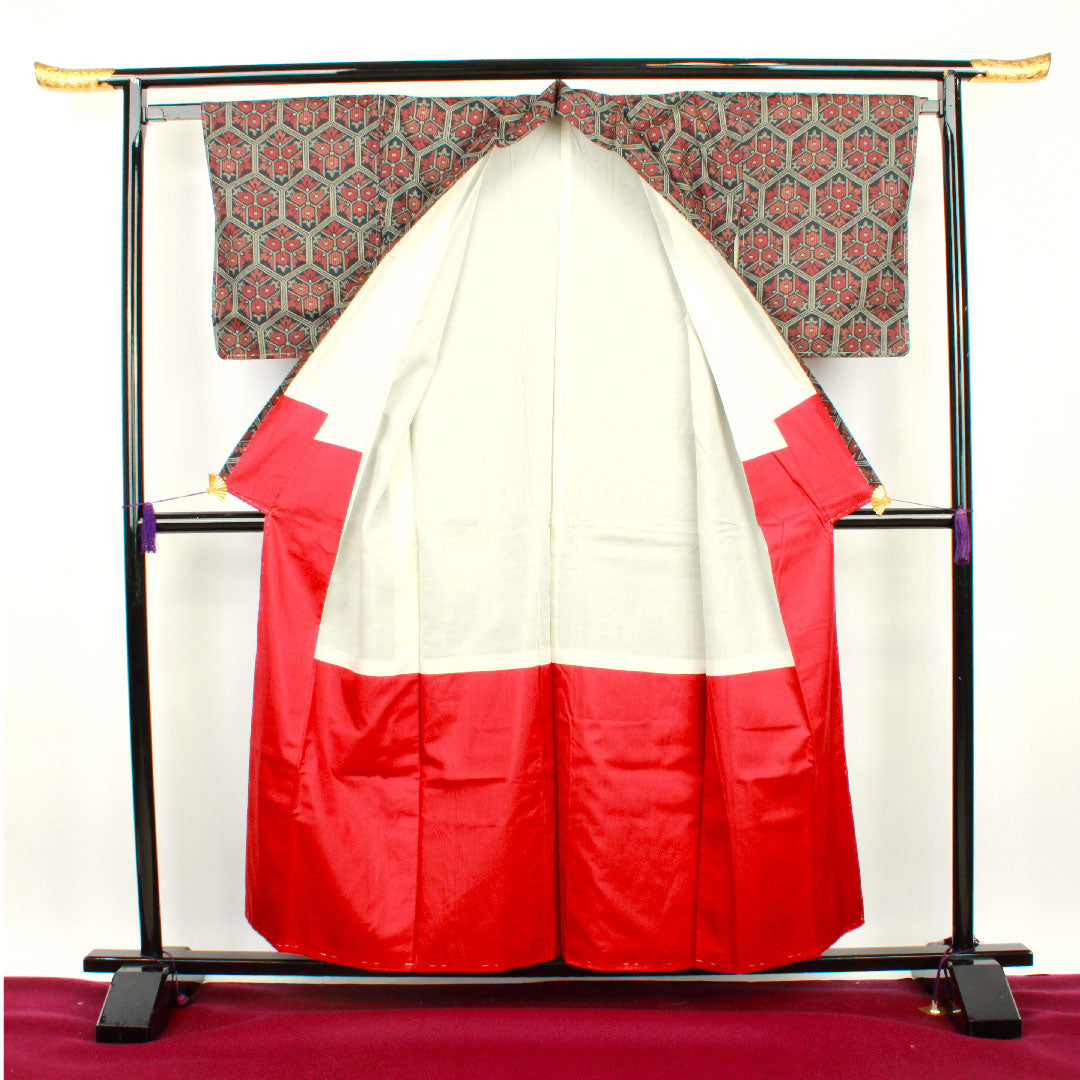 村山大島 身丈158cm 裄丈63.5cm 抽象模様 正絹 Aランク 袷 黒系 1116001983310