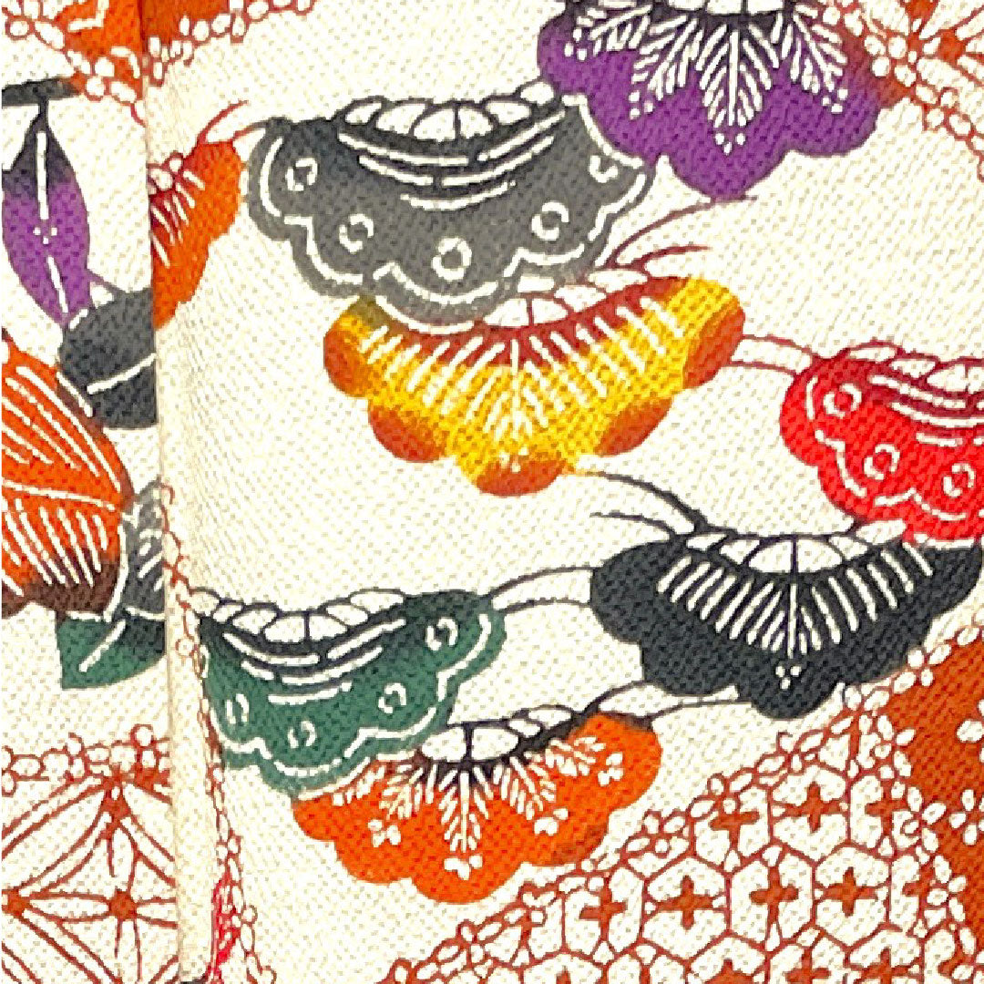 小紋 正絹 Sランク 身丈160.5cm 裄丈65.5cm 袷  京紅型 吉祥文様 しつけ糸付き 未使用品 白系 1115007252411