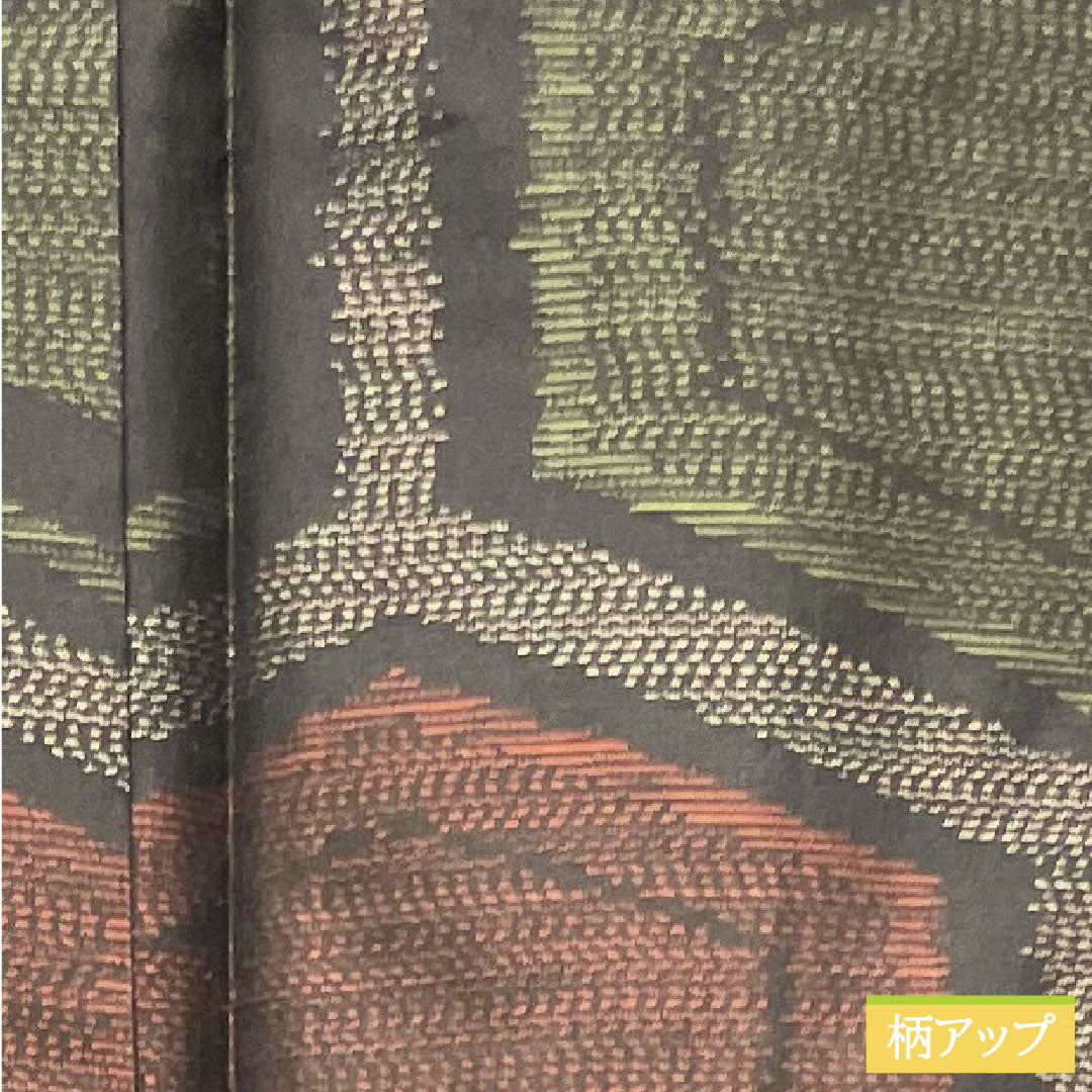 大島紬 正絹 身丈150cm 裄丈62.5cm  緯総絣 亀甲模様 Sランク 袷 黒系 1116003312110
