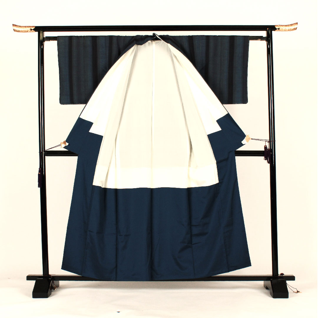 紬 身丈157.5cm 裄丈62cm 縞模様 手織り 正絹 Sランク 袷 紺系 1116001002318