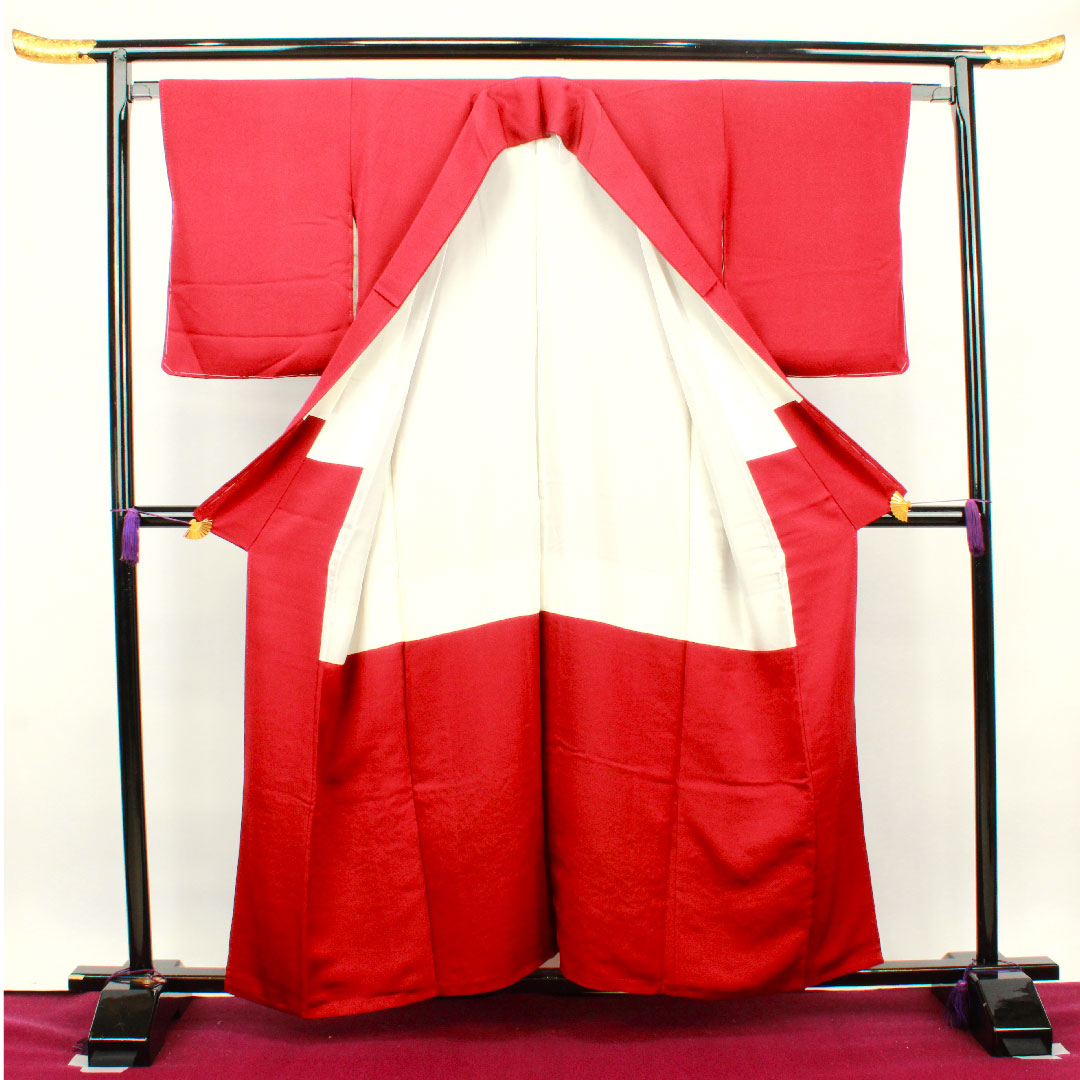 色留袖 身丈157cm 裄丈64.5cm 袷 しつけ糸付き 深緋色 寿光織 丸に剣片喰 正絹 Sランク 一つ紋 赤系 1111000782312