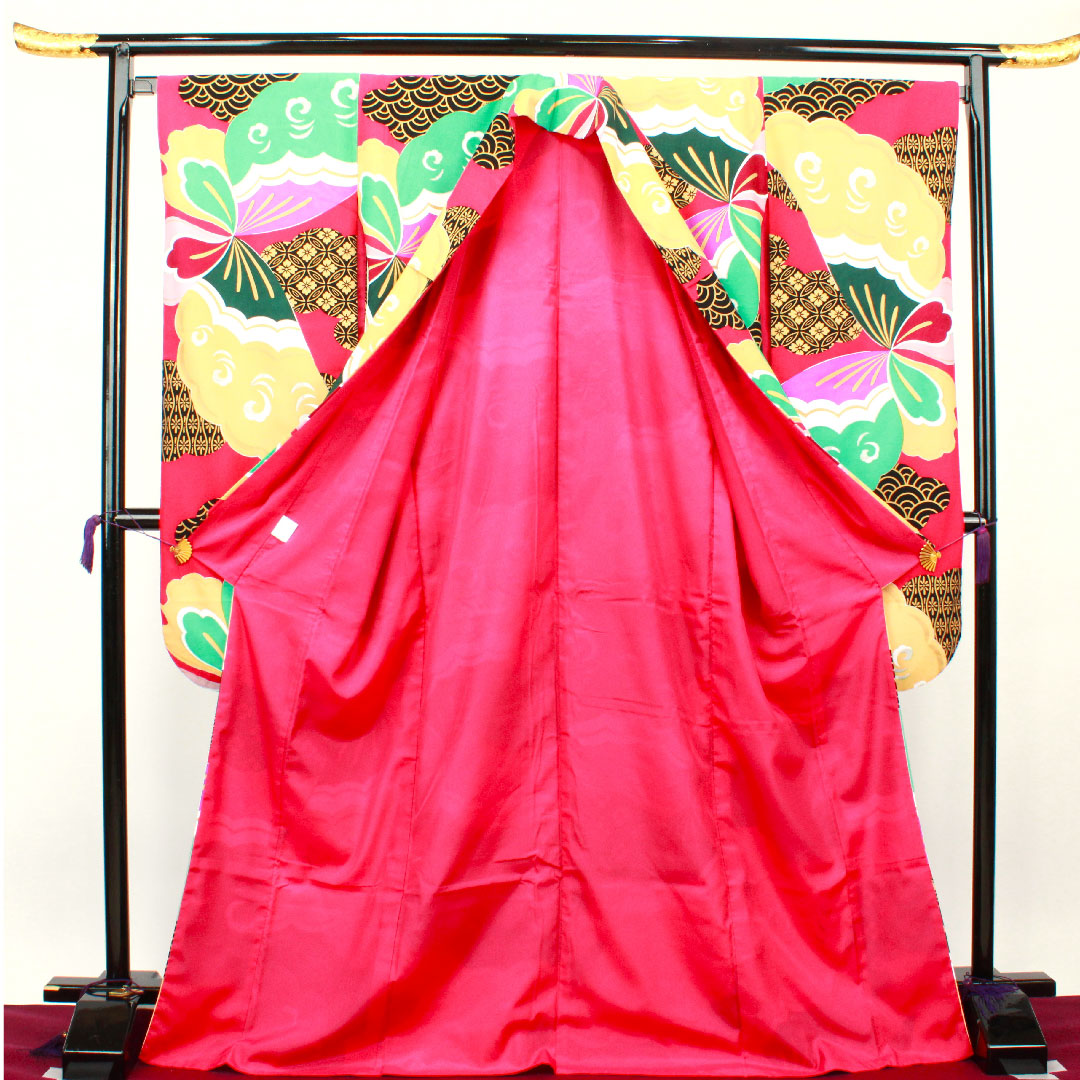 振袖 身丈171.5cm 裄丈67.5cm 袷  猩紅色 洗える着物 蝶 青海波 七宝  ポリ Sランク ピンク系 1113001282613