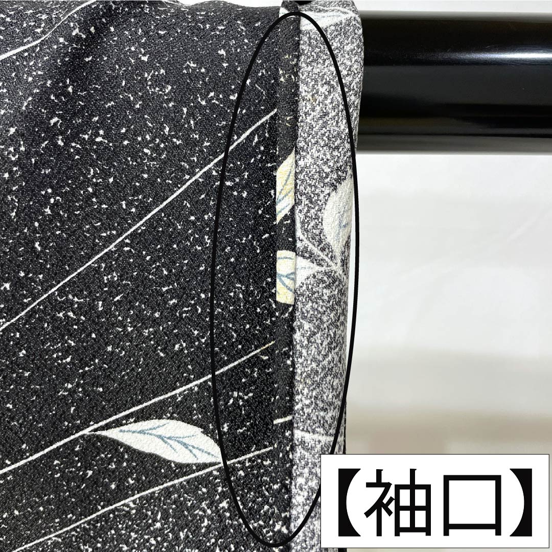 小紋 ポリエステル Aランク 身丈154.5cm 裄丈64.5cm 単衣 洗える着物 草花模様 黒系 1115008183210
