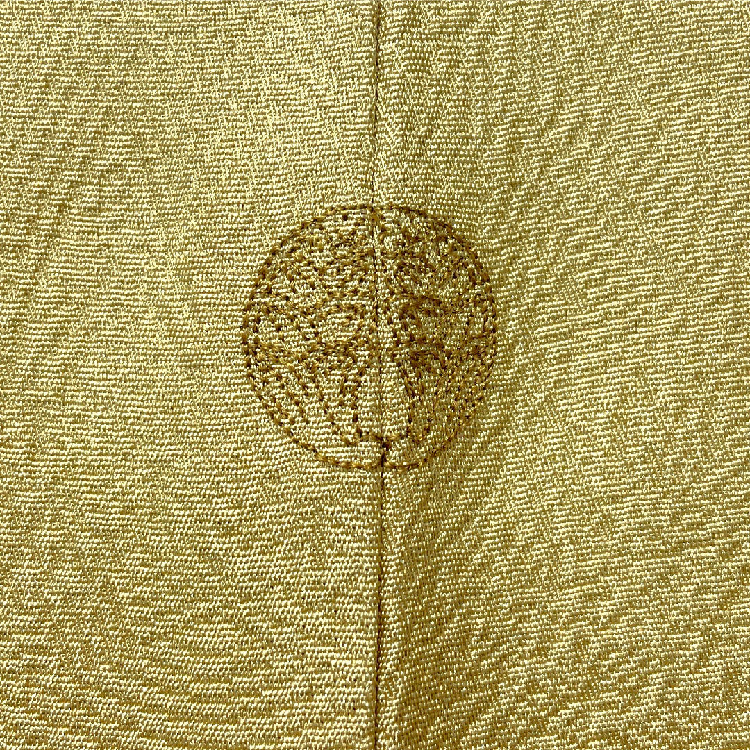 色無地 正絹 身丈154.5cm 裄丈62.5cm 魚子黄色（ぎょしこういろ） 一つ紋 陰抱き茗荷 袷 Aランク 黄系 1114001953223