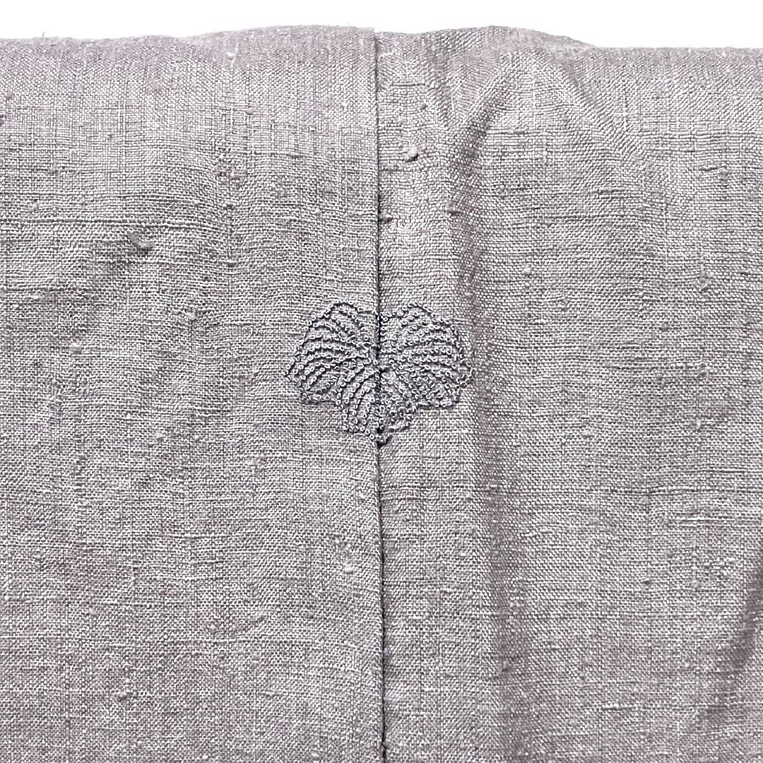 色無地 正絹 Aランク 身丈155.5cm 裄丈63cm 鈍紫色（にぶむらさきいろ） 一つ紋 蔦 真綿紬 袷 紫系 1114002673320