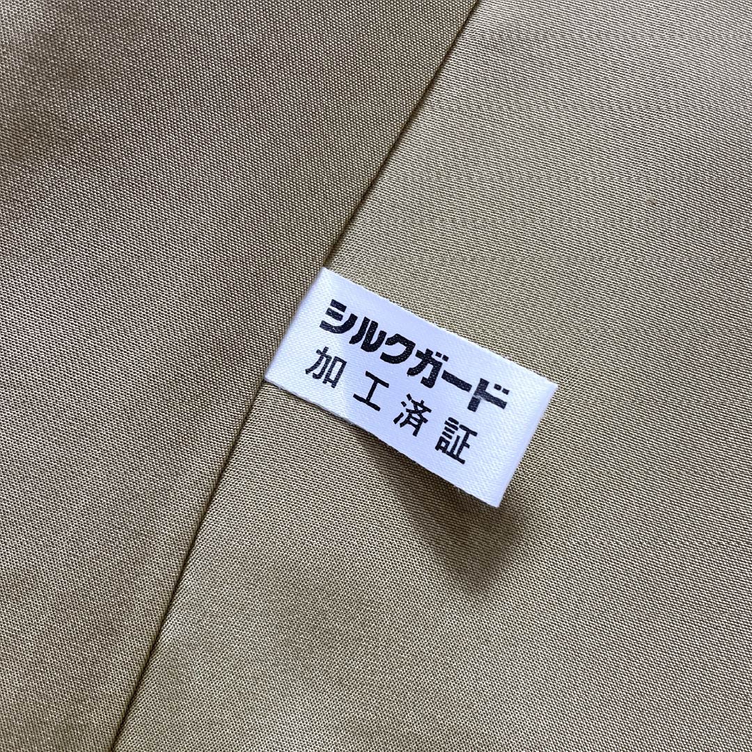 正絹【単衣】膨れ織小紋　ほんのりピンク味のある上品ベージュ　クリーニング済み 正絹【単衣】膨れ織小紋 ほんのりピンク味のある上品ベージュ