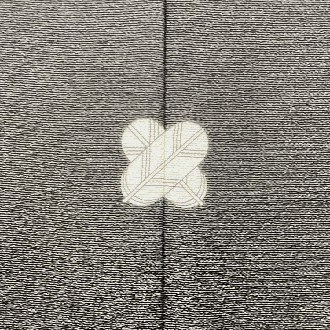 Black formal kimono, pure silk, length 156.5cm, sleeve length 63cm, lined, Kotobuki weave, historical figures and landscapes, new repelling processing, five crests, different hawk feathers, S rank, black, 1111001332310