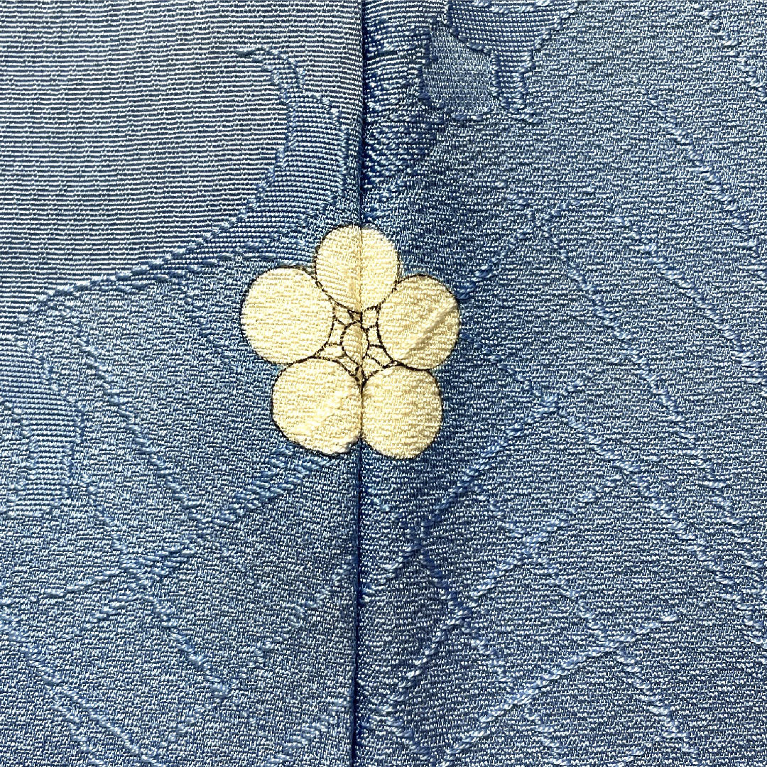 色無地 正絹 身丈162cm 裄丈66.5cm 勿忘草色（わすれなぐさいろ） 一つ紋 梅鉢 袷 Aランク 水色系 1114001943424