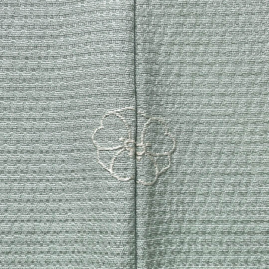 色無地 正絹 Sランク 身丈160.5cm 裄丈65.5cm 秘色（ひそく） 一つ紋 剣片喰 縫い紋 単衣 緑系 1114002352419