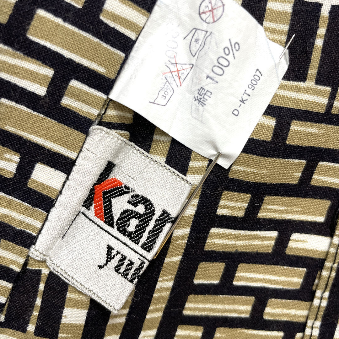 浴衣 木綿 身丈147.5cm 裄丈69cm Sランク 単衣 ベージュ系 東京白茶色（とうきょうしらちゃいろ） 男物 幾何学模様 山本寛斎 1118004942425