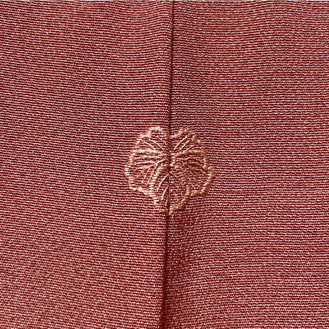 Komon, pure silk, length 167.5cm, sleeve length 66.5cm, lined, Choshun-iro (Choshu-iro), Edo Komon, one crest, ivy, with basting thread, S rank, pink, 1115004962513
