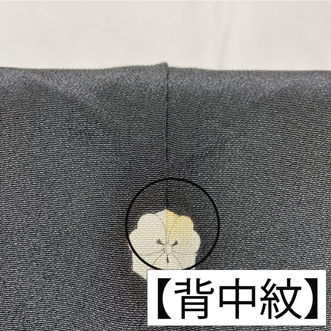Black formal kimono, pure silk, length 165cm, sleeve length 63cm, lined, Kyoto Yuzen, crane, chrysanthemum, bamboo, plum, five crests, sword and katabane, A rank, black, 1111001503510