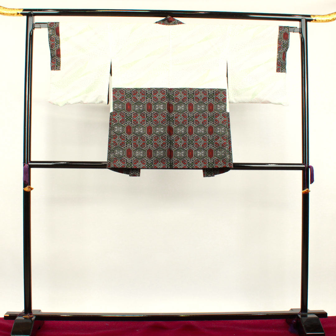 村山大島紬 身丈162cm 裄丈63.5cm しつけ糸付き 未使用品 アンサンブル 幾何学模様 正絹 Sランク 袷 黒系 1116002732410