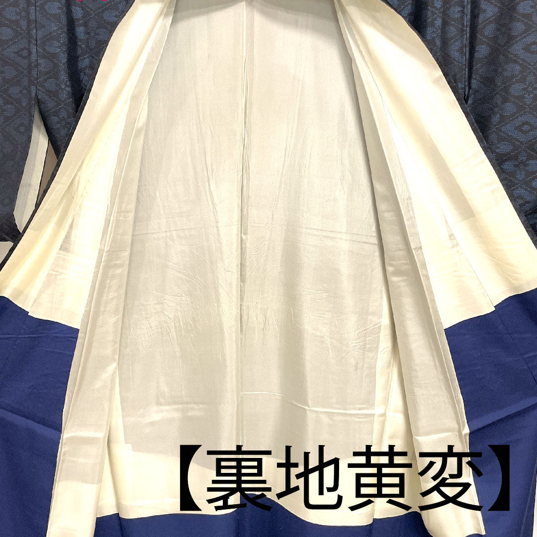 大島紬 身丈148.5cm 裄丈66cm 緯総絣 亀甲模様 正絹 Aランク 袷 紺系 1116001673118