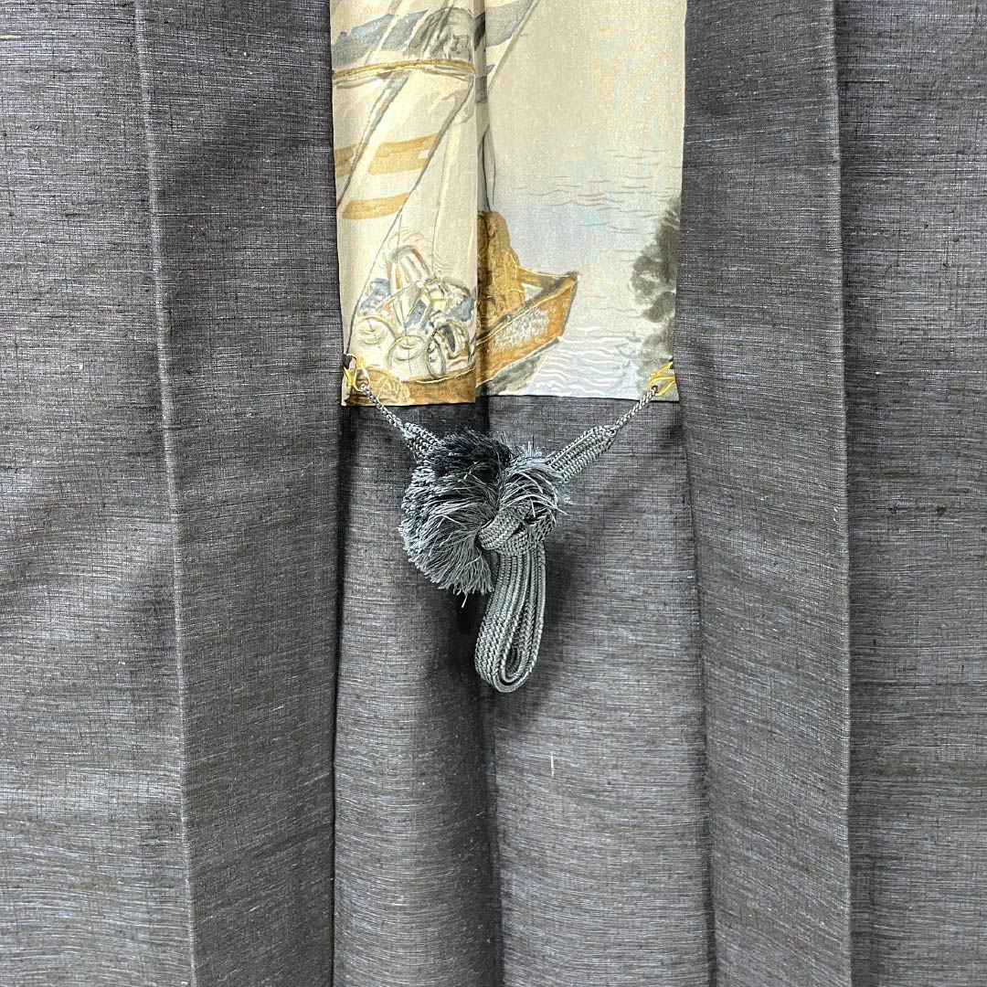 男物 正絹 Sランク 身丈127cm 裄丈64cm 相済茶色（あいすみちゃいろ） 紬地 アンサンブル 羽織紐付き 袷 紺系 1119001322218