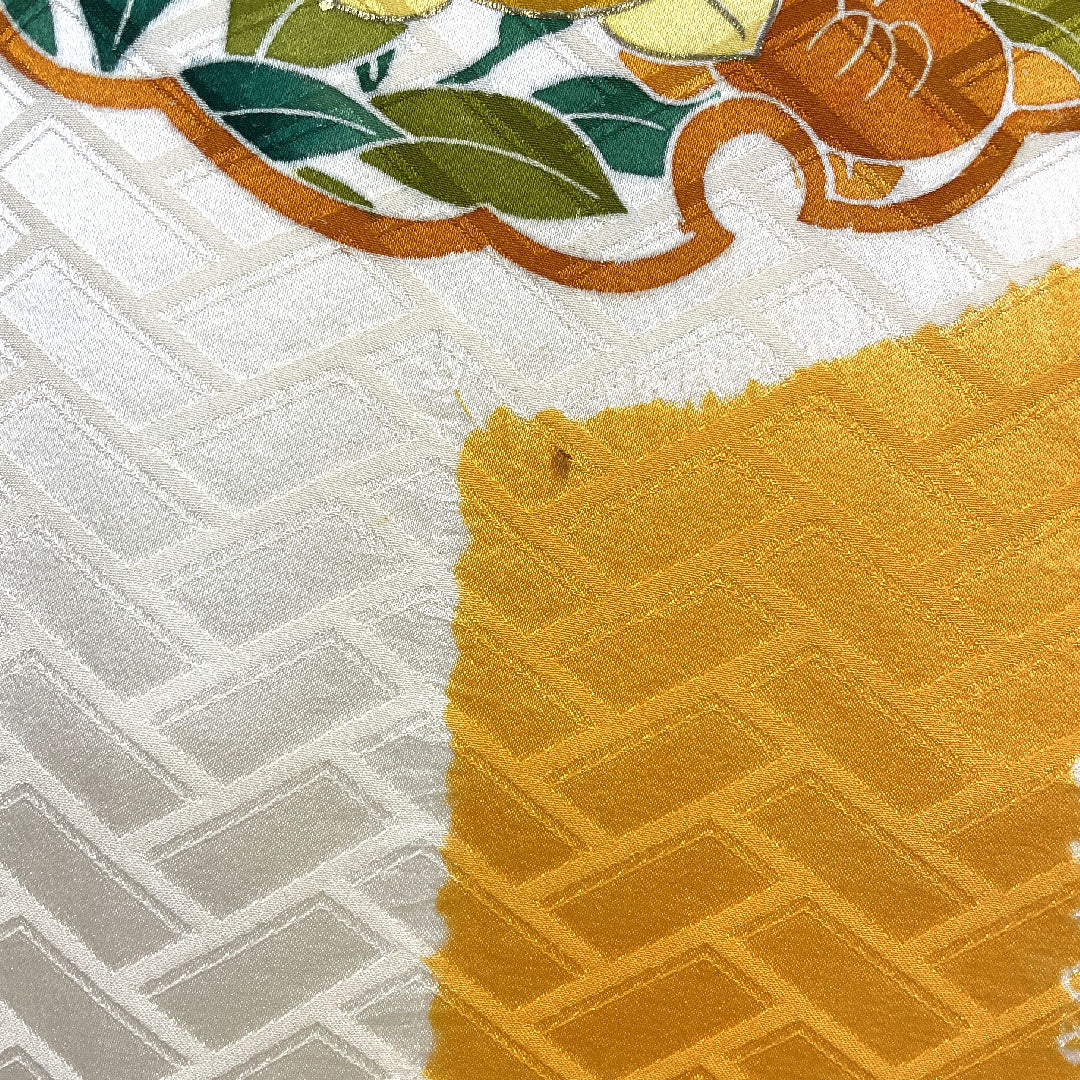 振袖 雪輪に草花 絞り 身丈156cm 裄丈62cm 正絹 Bランク  袷 黄系 1113000272323