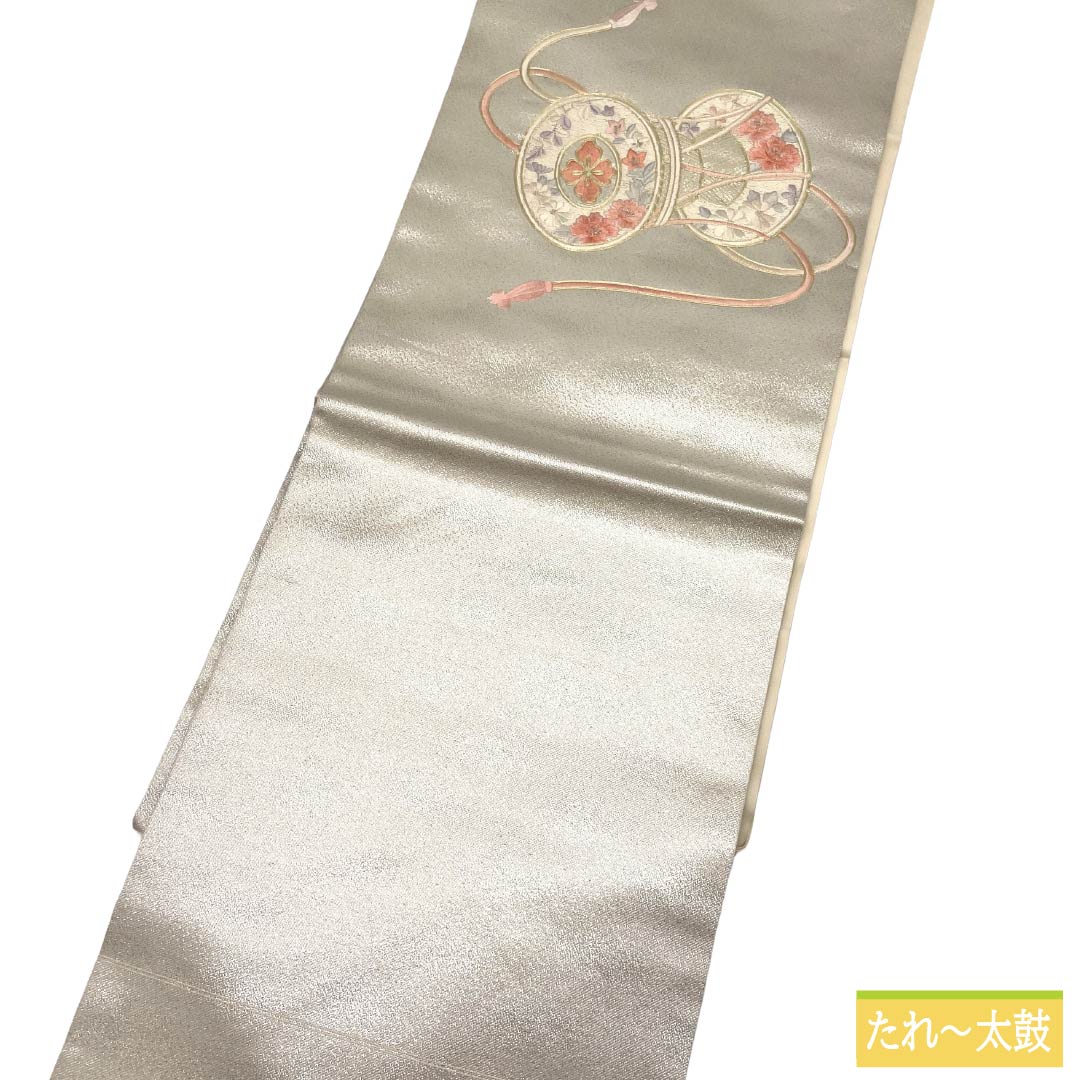 名古屋帯 正絹 Aランク 名古屋仕立て 銀色（ぎんいろ） 蘇州刺繍 古典柄 鼓 帯丈358cm ポイント柄 セミフォーマル 銀系 1124012623322