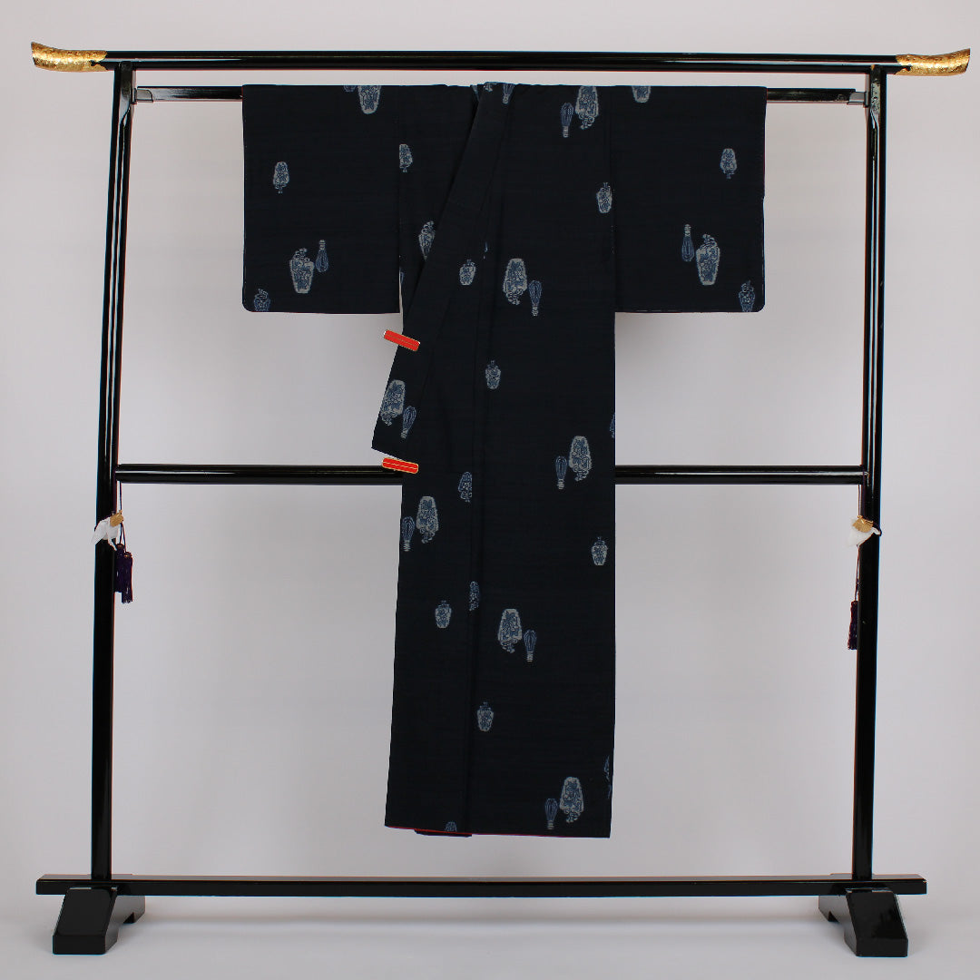 紬 身丈146cm 裄丈59.5cm 花瓶 正絹 美品 袷 紺 1116000143118
