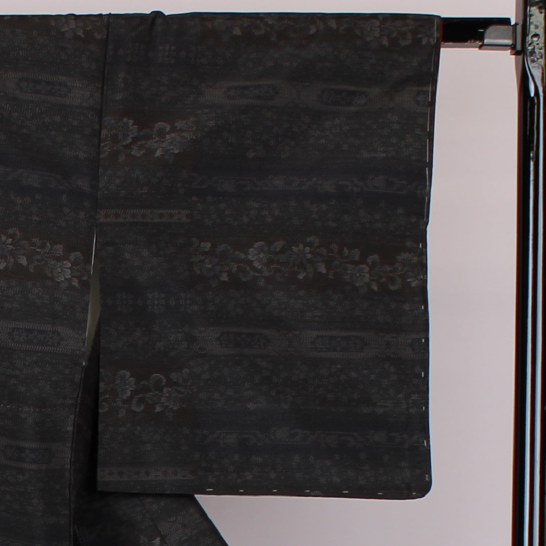 大島紬 身丈158cm 裄丈65cm 花横段 正絹 美品 袷 ブラック 1116000103310