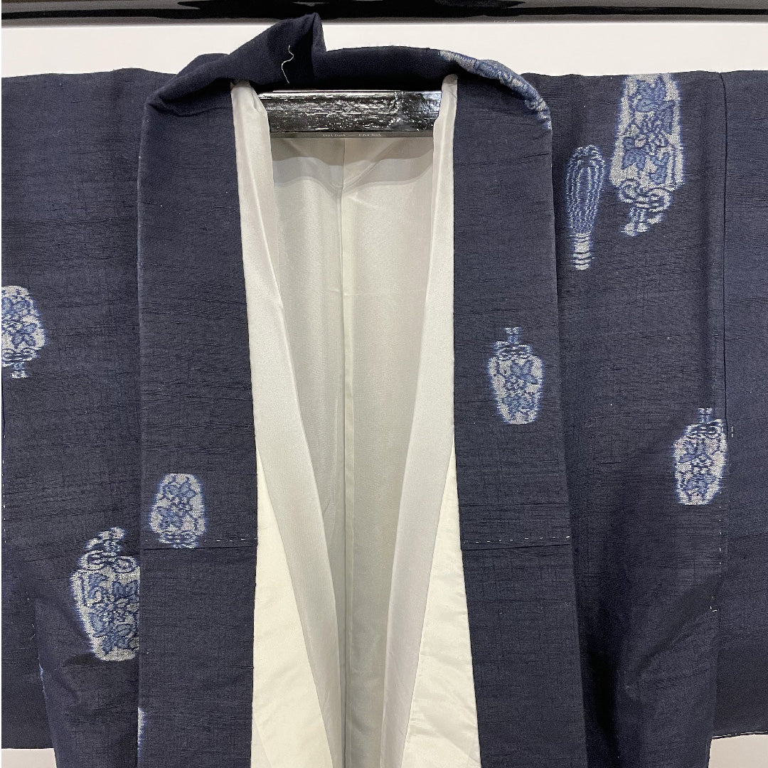 紬 身丈146cm 裄丈59.5cm 花瓶 正絹 美品 袷 紺 1116000143118