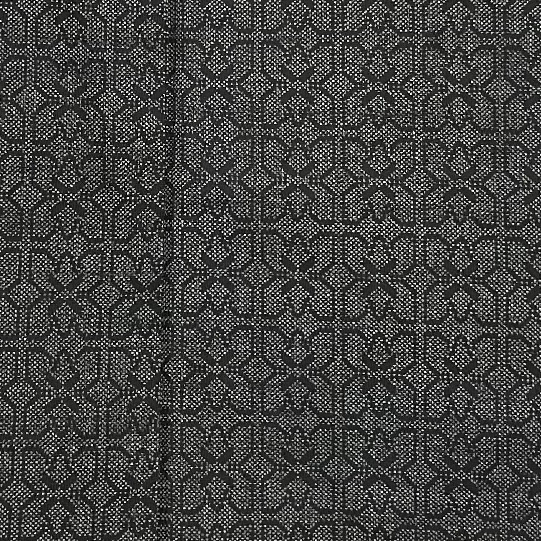 大島紬 身丈151.5cm 裄丈62.5cm 幾何学 正絹 美品 袷 黒 1116000253210